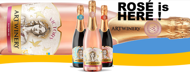 A group of bottles of wine

AI-generated content may be incorrect.